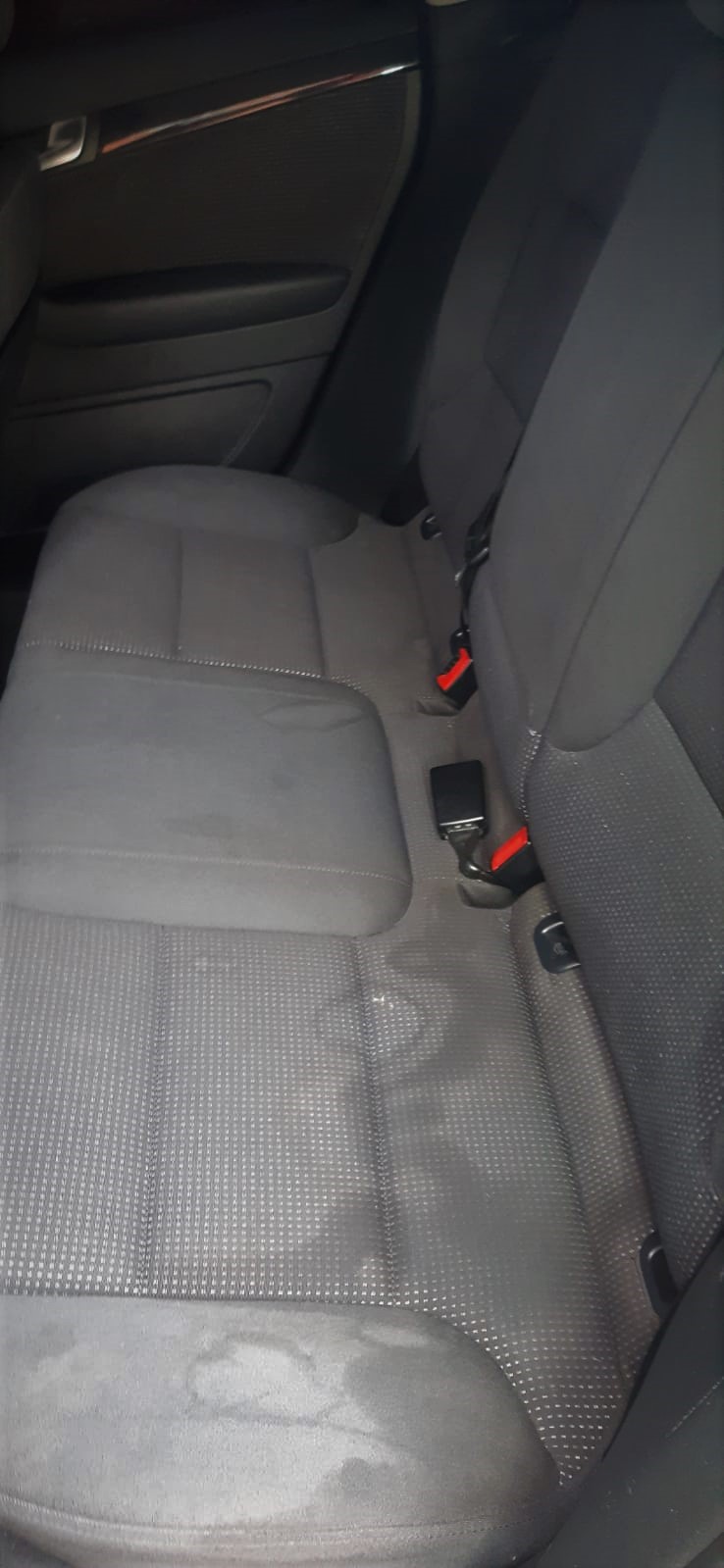 Hátsó ülések tisztítás előtt